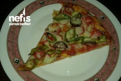 Nefis Ev Yapımı Pizza Tarifi