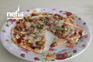 Şebit (Yağlama Ekmeğinden) Pizza Tarifi