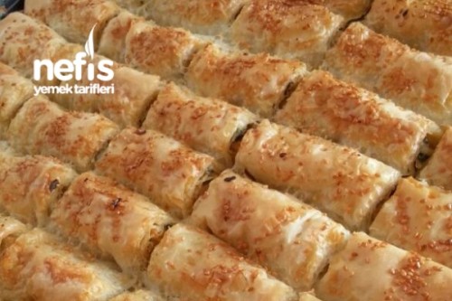 Baklavalık Yufkadan Ispanaklı Peynirli Sodalı Börek Tarifi