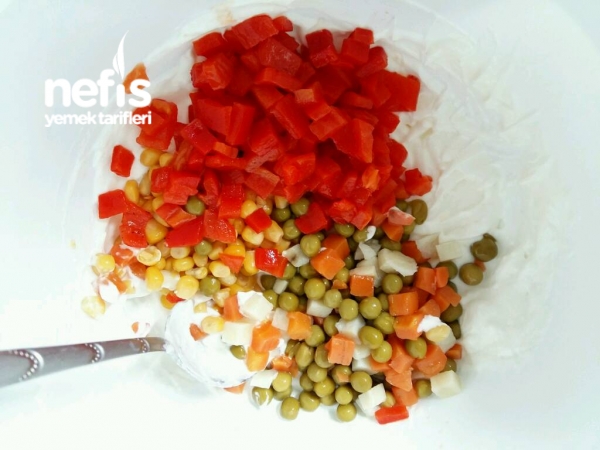 Yoğurtlu Nefis Kuskus Salatası