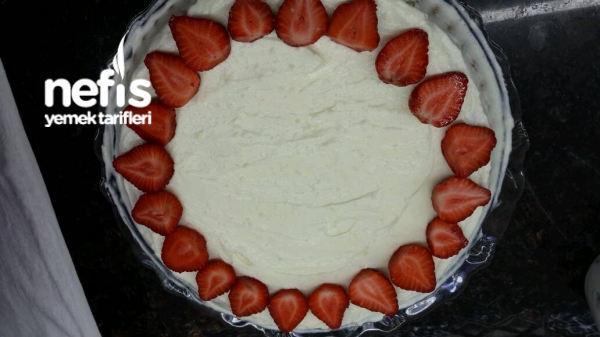 Tart Kalıbında Çilekli Pasta Nefis Yemek Tarifleri