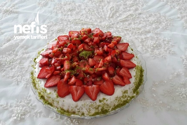 Tart Kalıbında Çilekli Pasta Nefis Yemek Tarifleri
