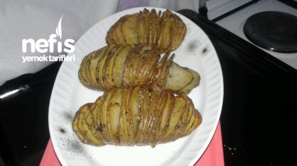 Fırında Dilimlenmiş Patates