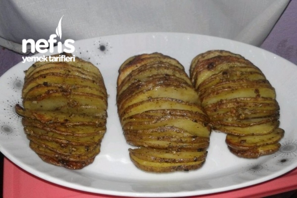 Fırında Dilimlenmiş Patates Tarifi