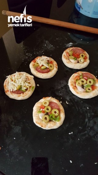 Dolgu Kenarlı Mini Pizza