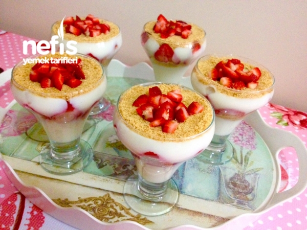 Çilekli Magnolia Puding Tarifi - Nefis Yemek Tarifleri