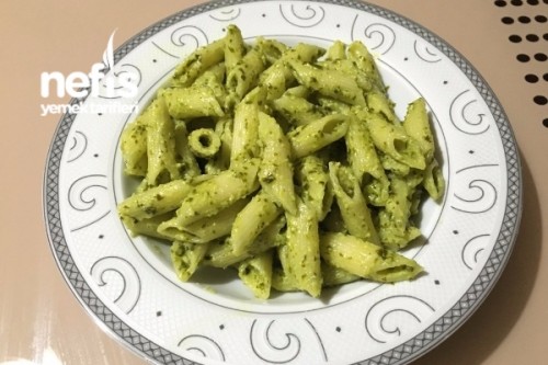 Pesto Soslu ( Fesleğen Soslu ) Makarna Tarifi