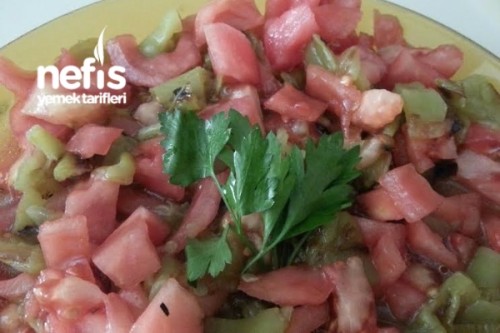 Köz Biber Domates Salatası Tarifi