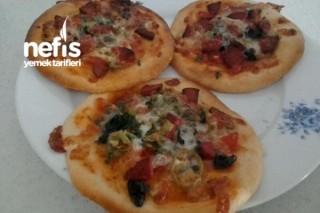 Evde Mini Pizzacıklar Tarifi