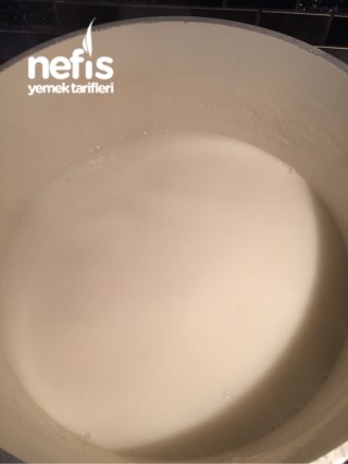 Nefis Pirinçli Yogurt Çorbası