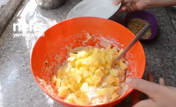 Patatesli Kek Nasıl Yapılır? Nefis Yemek Tarifleri