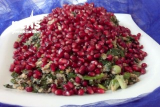 Narlı Ispanak Salatası Tarifi