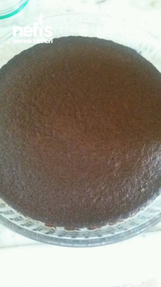 Yüzde Yüz Çikolata Soslu Islak Kek