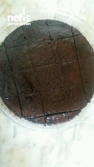 Yüzde Yüz Çikolata Soslu Islak Kek