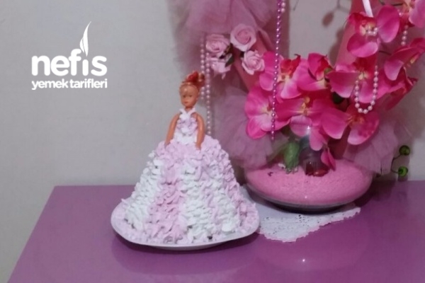 En Az Malzemeli Süper Barbie Bebek Pasta Nefis Yemek Tarifleri