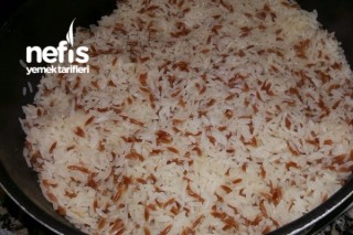 Arpa Şehriyeli Pirinç Pilavı Tarifi