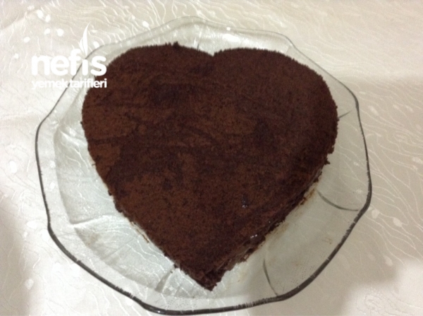 Çilekli Çikolatalı Kalp pasta