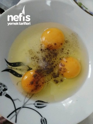 Kahvaltı İçin Soğanlı Yumurta