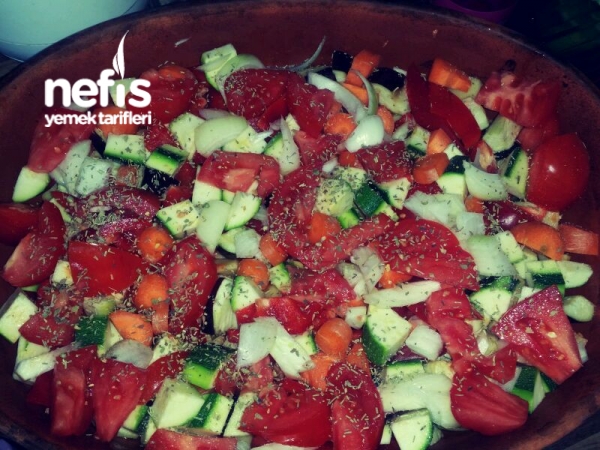 Güveçte Etli Türlü (Lokum Gibi) Kekikli Nefis Yemek Tarifleri