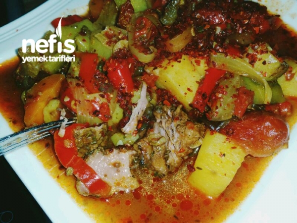 Güveçte Etli Türlü (Lokum Gibi) Kekikli Nefis Yemek Tarifleri