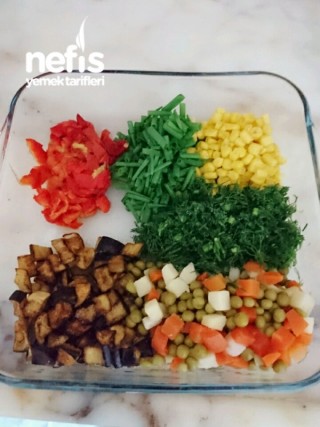 Patlıcanlı Taze Soğanlı Makarna Salatası( Enfes Bir Gün Salatası)
