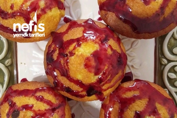 Çilek Reçelli Çikolatalı Cupcake (Enfes) Nefis Yemek Tarifleri