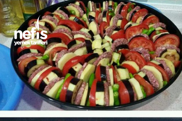 PATATESLİ PATLICAN KEBABI PATATESLİ PATLICAN KEBABI
