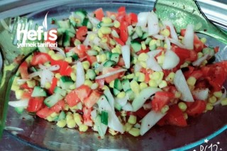 Renkli Ve Nar Ekşili Mevsim Salatası Tarifi