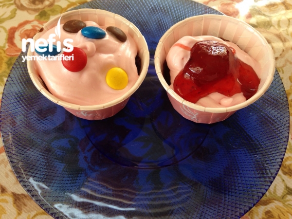 Renkli Drajeli/ Reçelli Cupcake