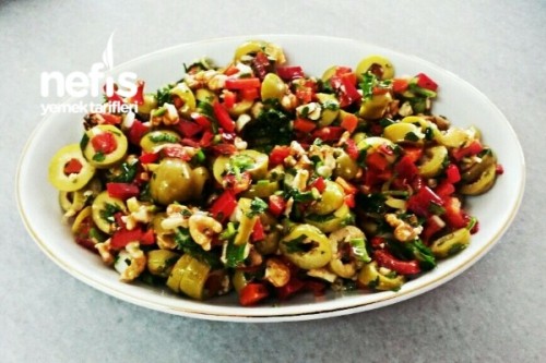KREP PASTA VE BİBERLİ YEŞİL ZEYTİN SALATASI Enfes Yemek Tarifleri KREP PASTA VE BİBERLİ YEŞİL ZEYTİN SALATASI Enfes Yemek Tarifleri