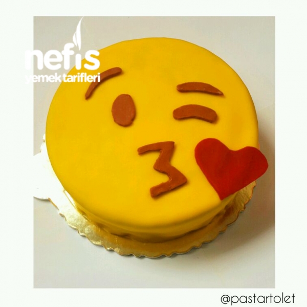 Öpücük Emoji Pasta
