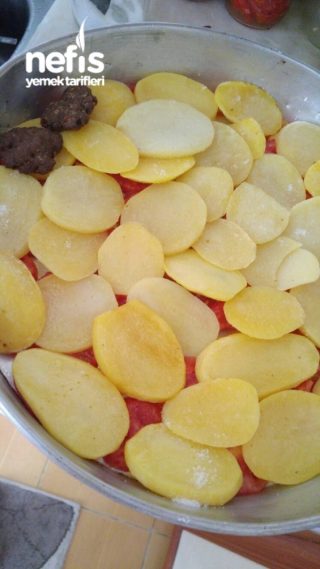 Enfes Fırında Köfteli Patates