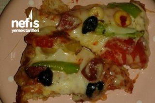 Bayat Ramazan Pidesinden Pizza Tarifi