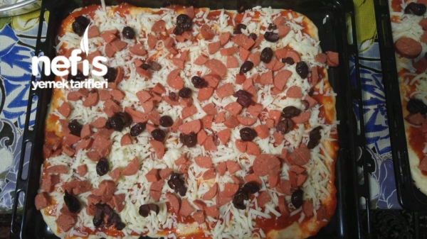 Lezzetli Ev Pizzası