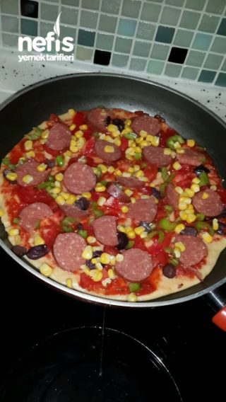 Tavada Pizza (25 cm lik tavada mayasız pratik pizza)