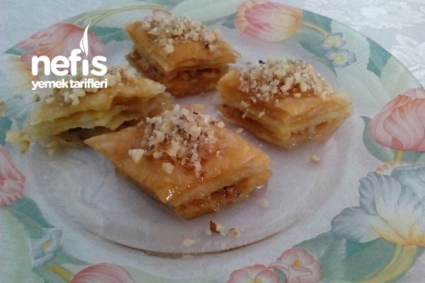 Sinide Ev Baklavası Nefis Yemek Tarifleri