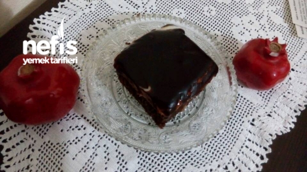 Kremalı Çikolata Soslu Kek Nefis Yemek Tarifleri 2253304