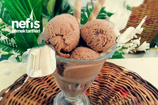 Çikolatalı Hakiki Dondurma (Çikolata Parçalı) Nefis Yemek Tarifleri