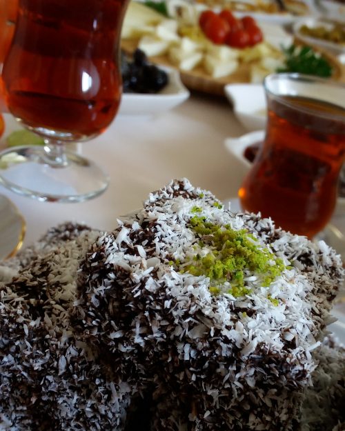 Lokum Kek (Küp Kek) Nefis Yemek Tarifleri
