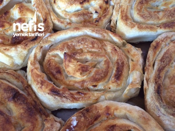 Yoğurtlu Sodalı Börek Nefis Yemek Tarifleri