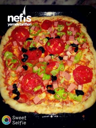 Salamlı Pizza :)