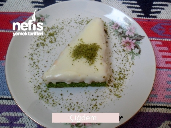 Ispanaklı Bisküvili Kremalı Kek Nefis Yemek Tarifleri