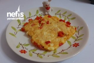 Kırmızı Biberli Omlet ( 8 Ay Ve Üzeri ) Tarifi