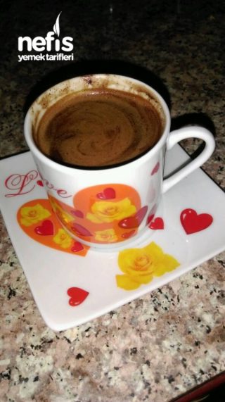 Ocakta Tek Kişilik Fincanda Çikolatalı Türk Kahvesi