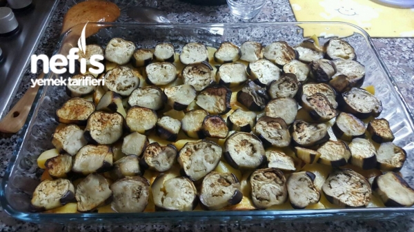 Fırında Patlıcan Ve Patates Oturtma