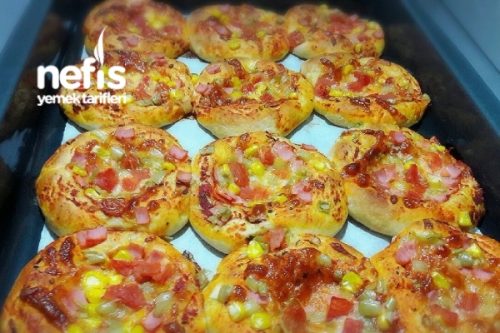 Mini Pizzalar (Yumuşacık) Tarifi