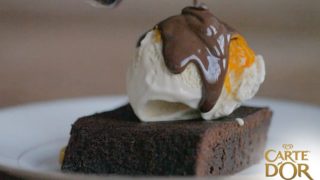 Vanilyalı Carte d'Or Eşliğinde Çikolatalı Kek Tarifi