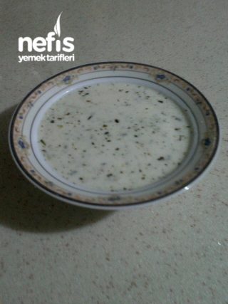 Arpa Şehriyeli Yoğurt Çorbası