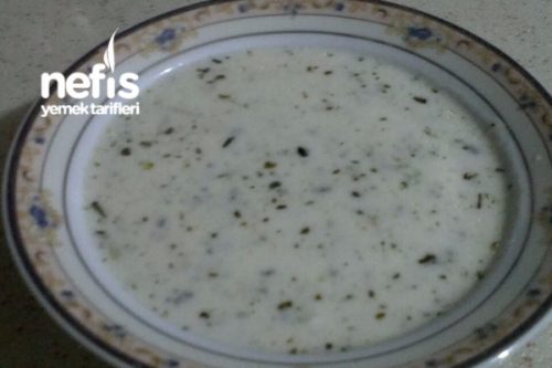 Arpa Şehriyeli Yoğurt Çorbası Tarifi