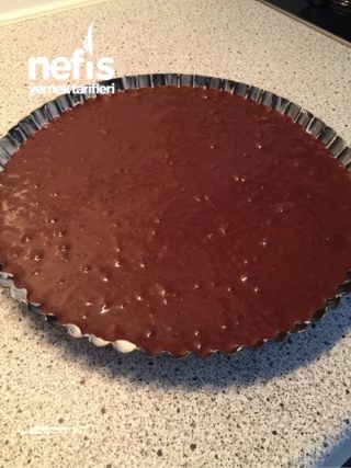 Çikolata Soslu Islak Kek ( Tart Kalıbında)
